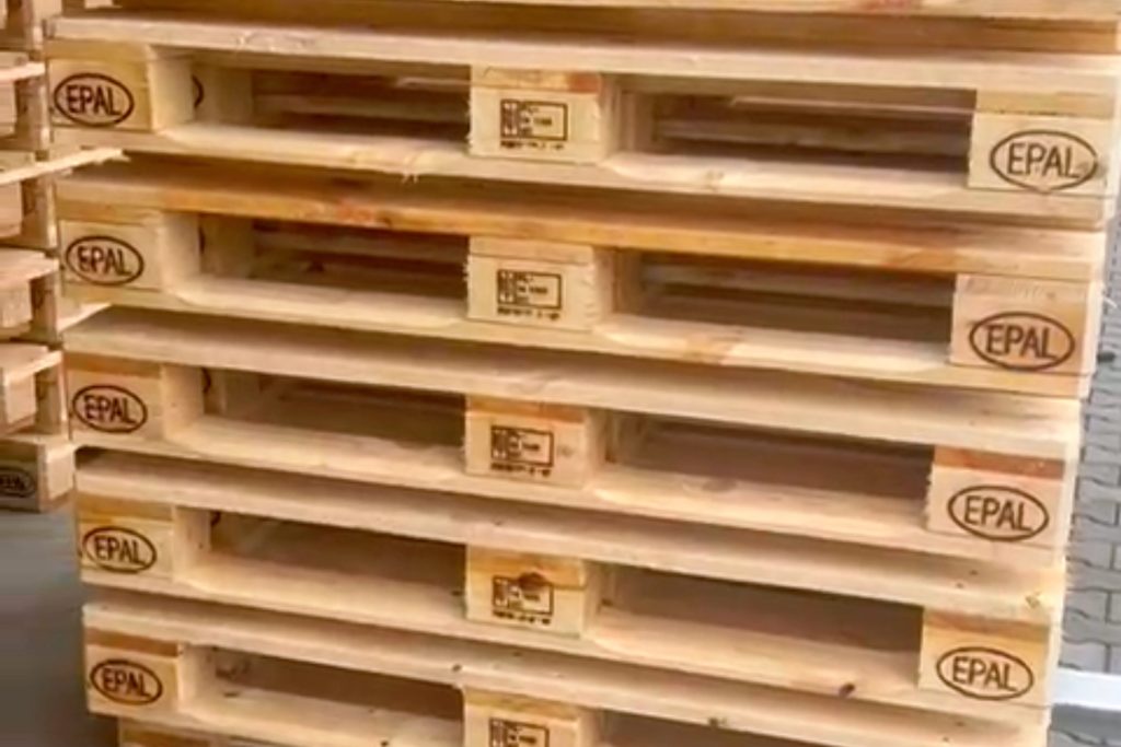 Paleta EPAL 1 z oznaczeniami EPAL i HT (PL-14 1149 HT)